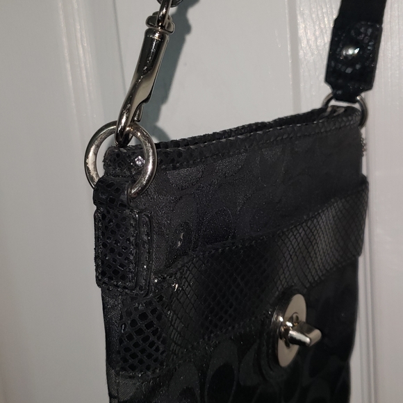 Coach black purse - Picture 5 of 10